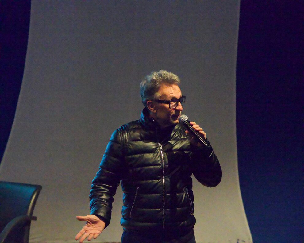 Imagem em destaque para Faculdade Cásper Líbero recebe Craque Neto para entrevista coletiva