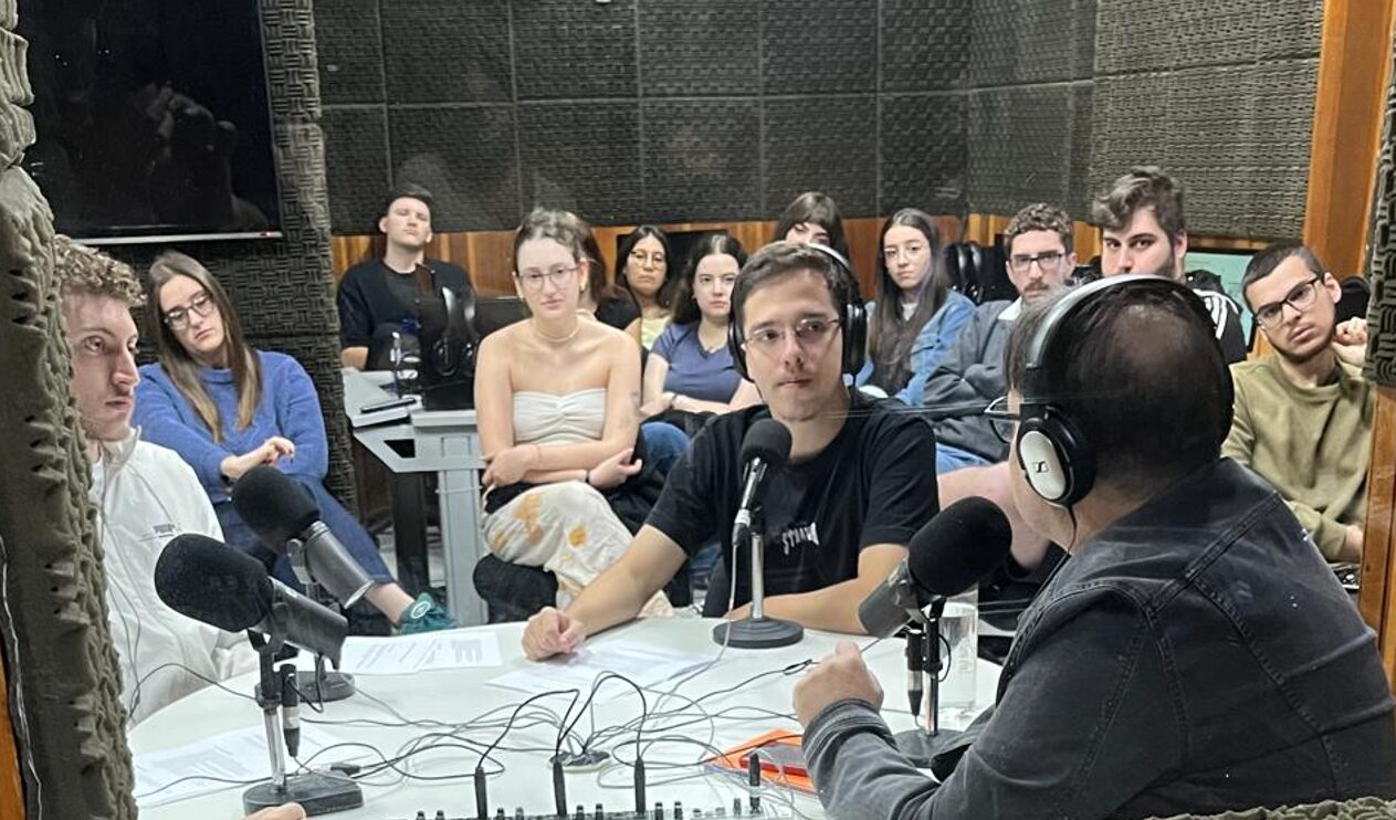 Imagem em destaque para Craques do jornalismo esportivo participam de podcast com estudantes da Cásper
