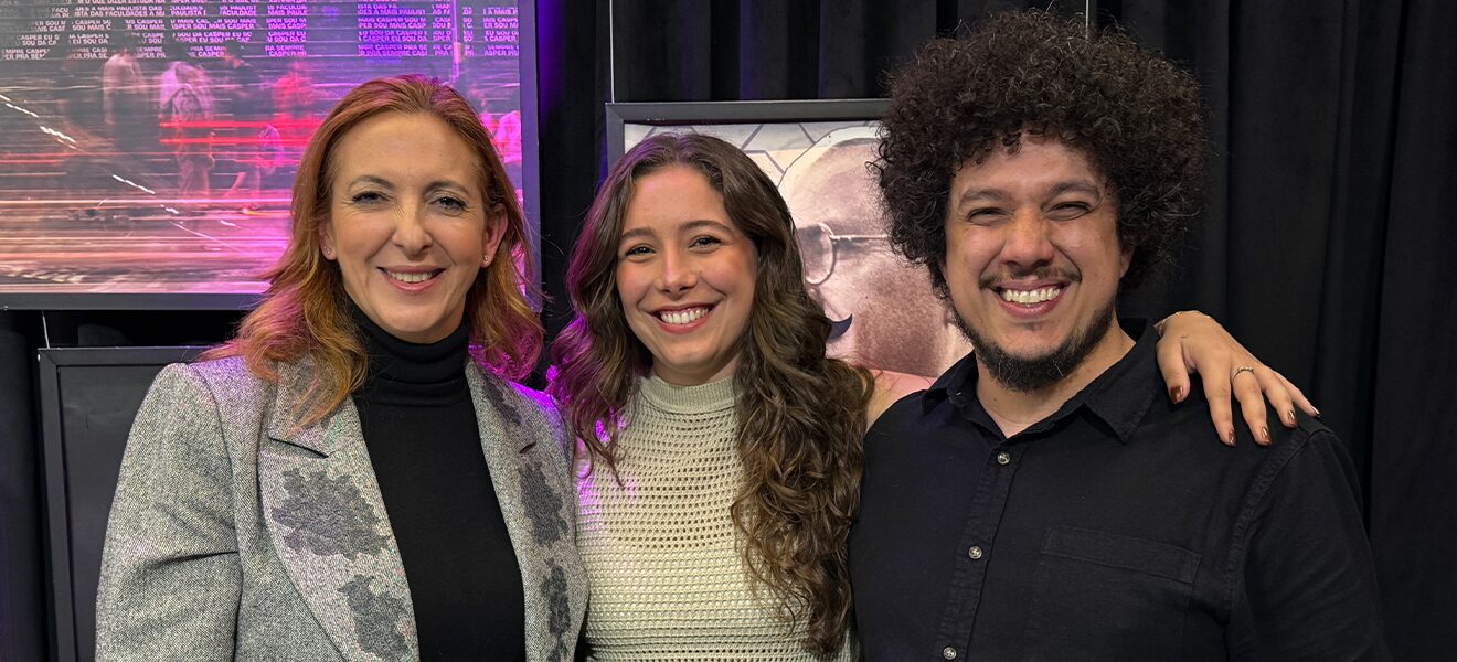 Imagem em destaque para Direção criativa de programação de TV: Como é montada uma grade?