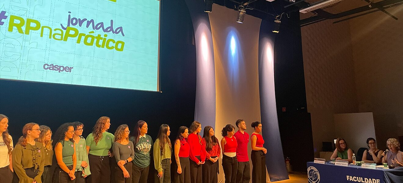 Imagem em destaque para Faculdade Cásper Líbero aproxima o público do universo da comunicação com os eventos Oficinas na Cásper e Jornada RP