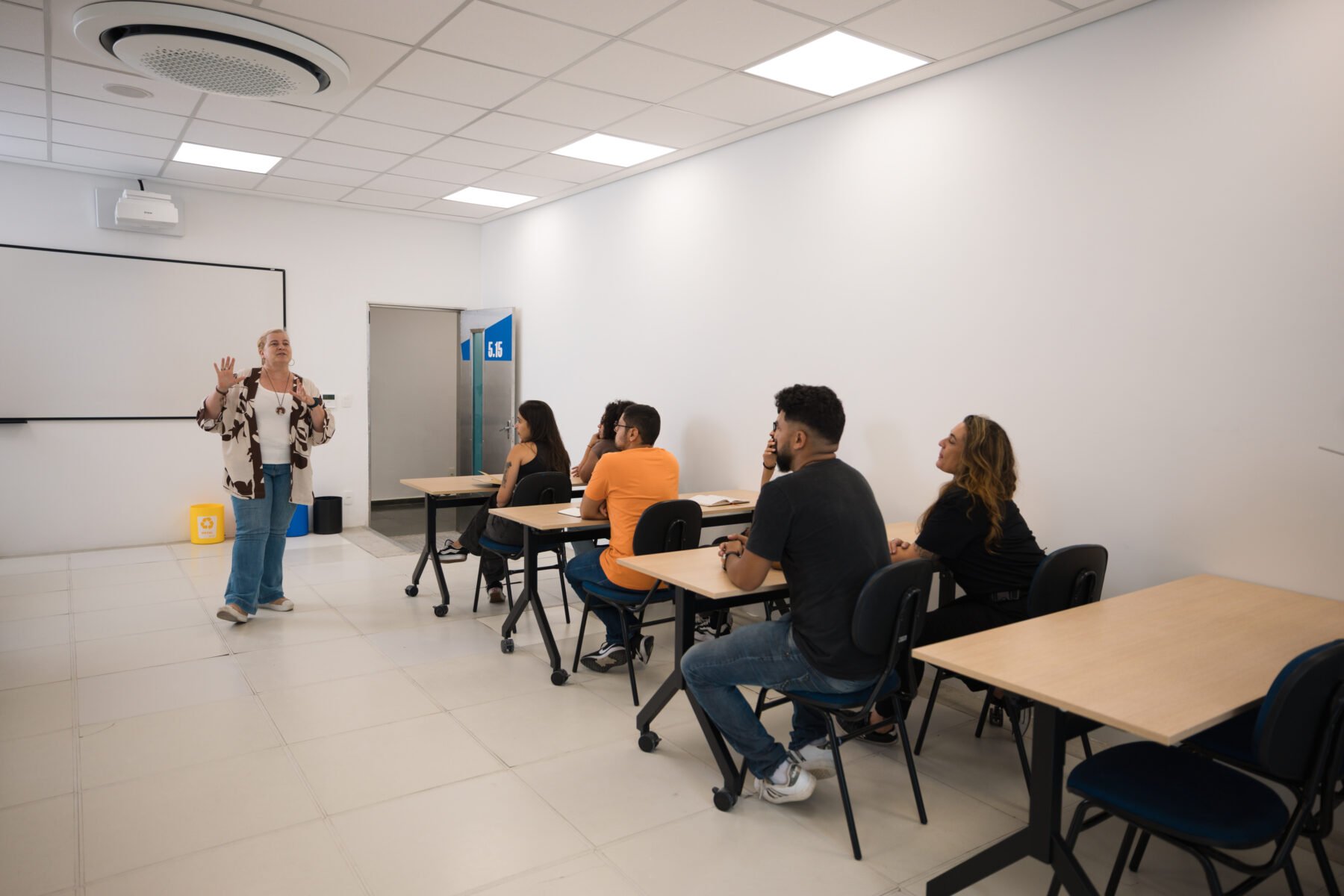 Cásper lança novos cursos de pós-graduação em evento com profissionais do mercado