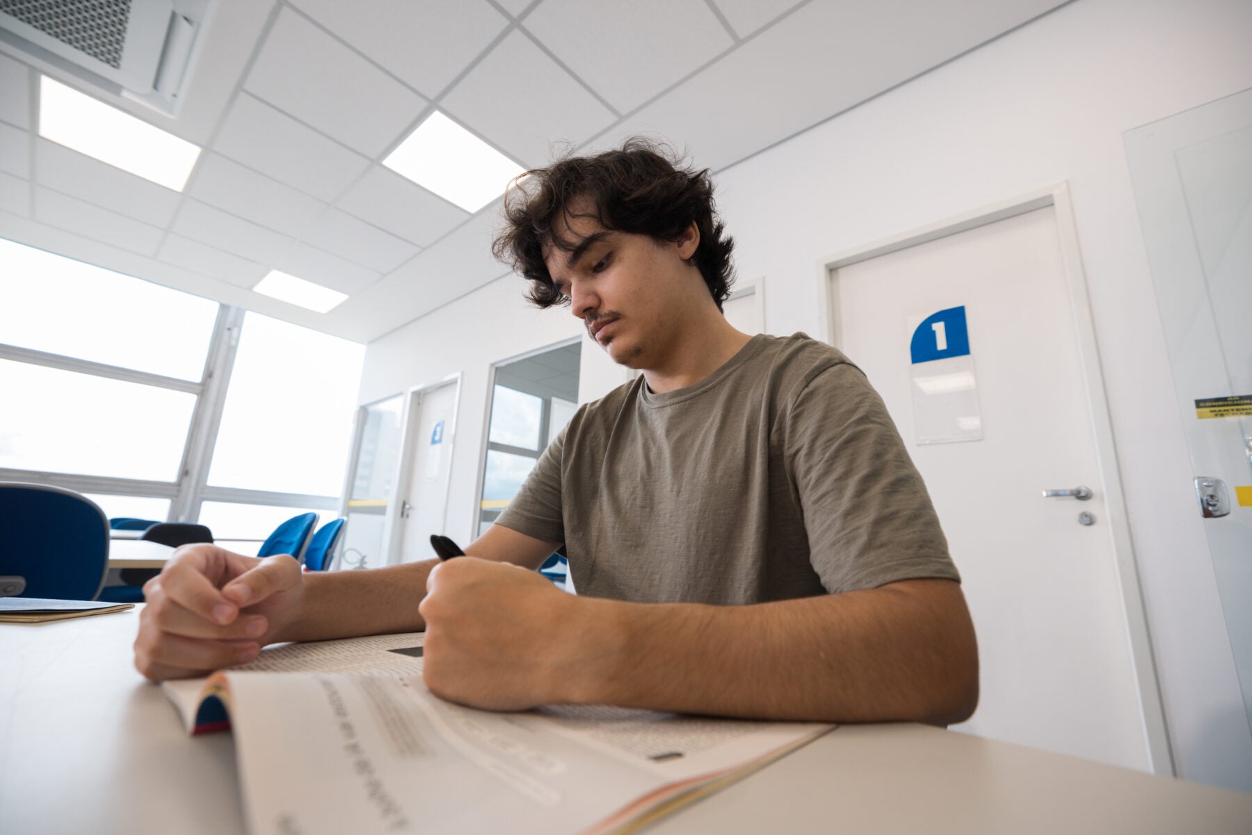 Notícia: Edital do processo seletivo de bolsas de estudo para calouros – 2026