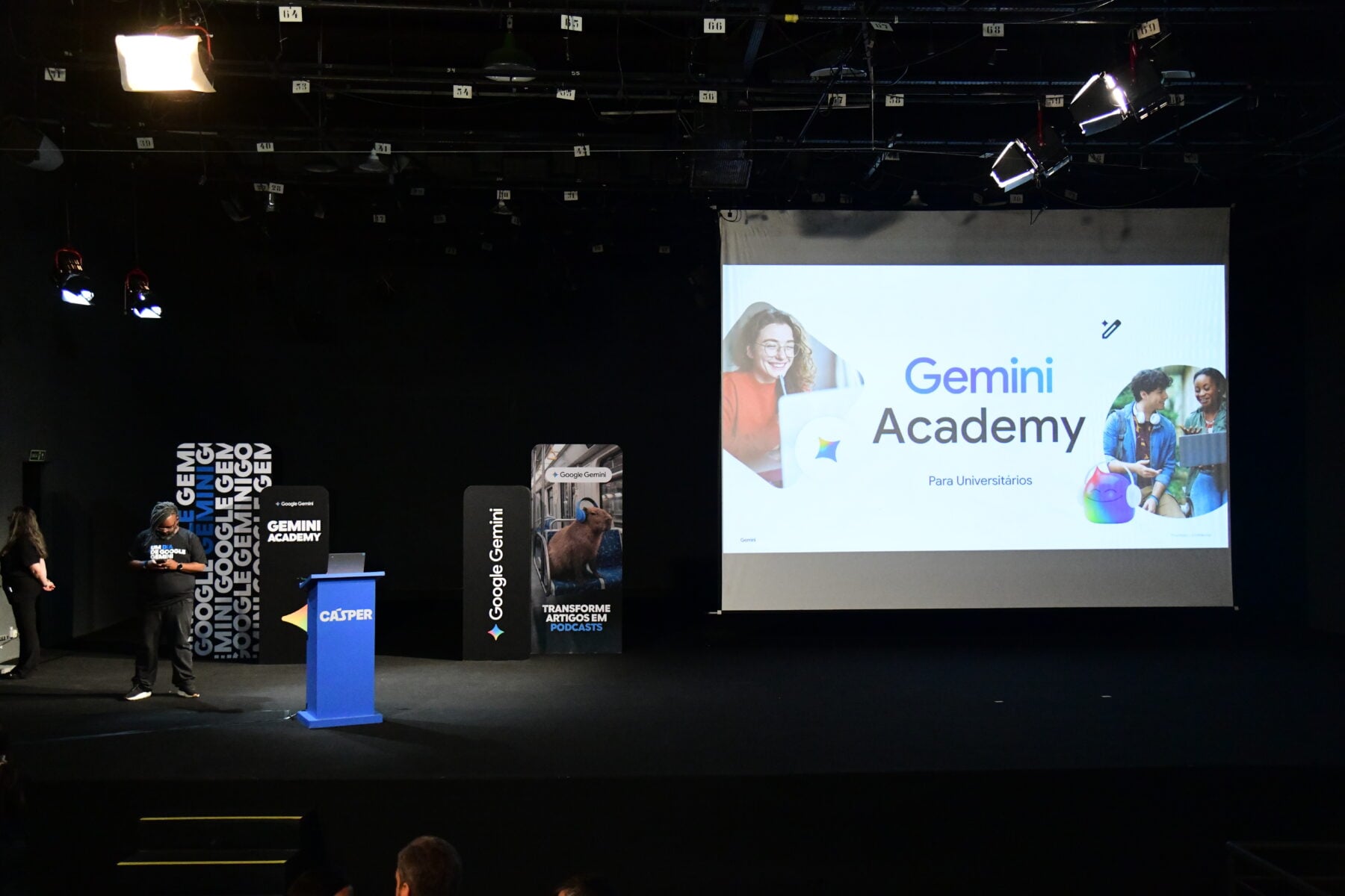 Notícia: Google e Faculdade Cásper Líbero firmam acordo para levar o uso seguro de IA na Educação e Pesquisa